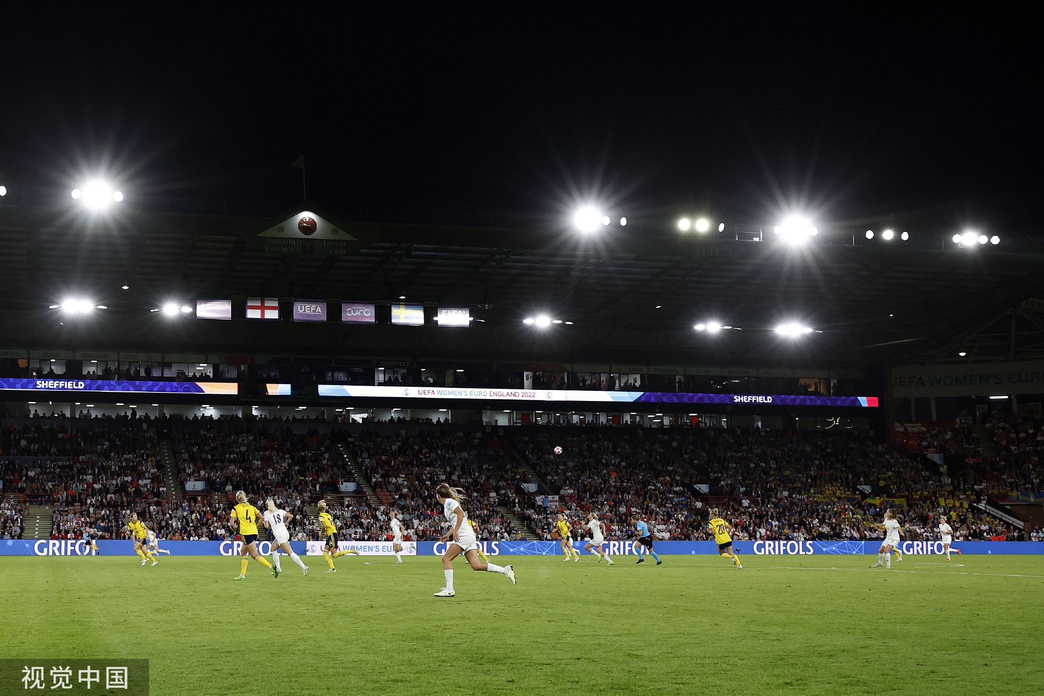 他们通过阿 他们通过阿