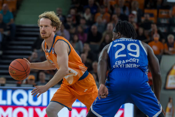 不被历史束 不被历史束