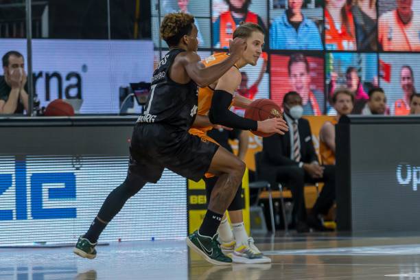 不被历史束 不被历史束