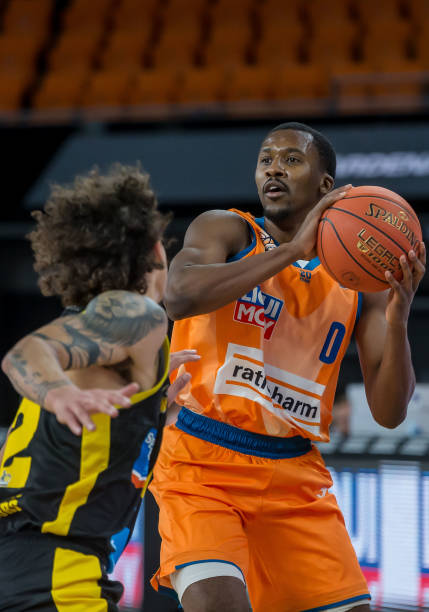 引人注目的 引人注目的