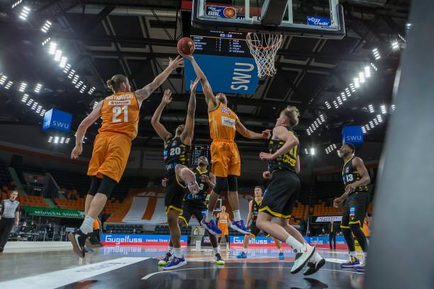 与此同时 与此同时